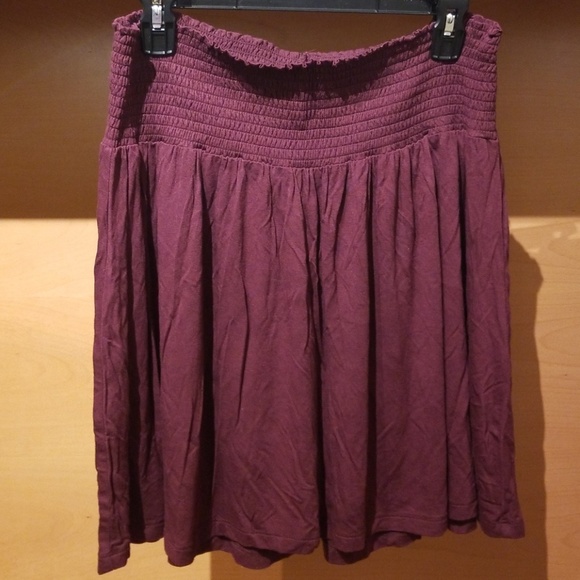 H&M Maroon Skirt - Picture 2 of 5
